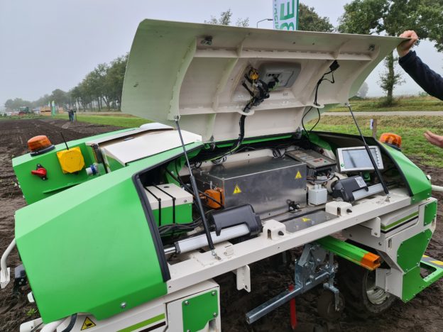 Schoon Water door ‘Farm Droid’ en ‘Dino’ image