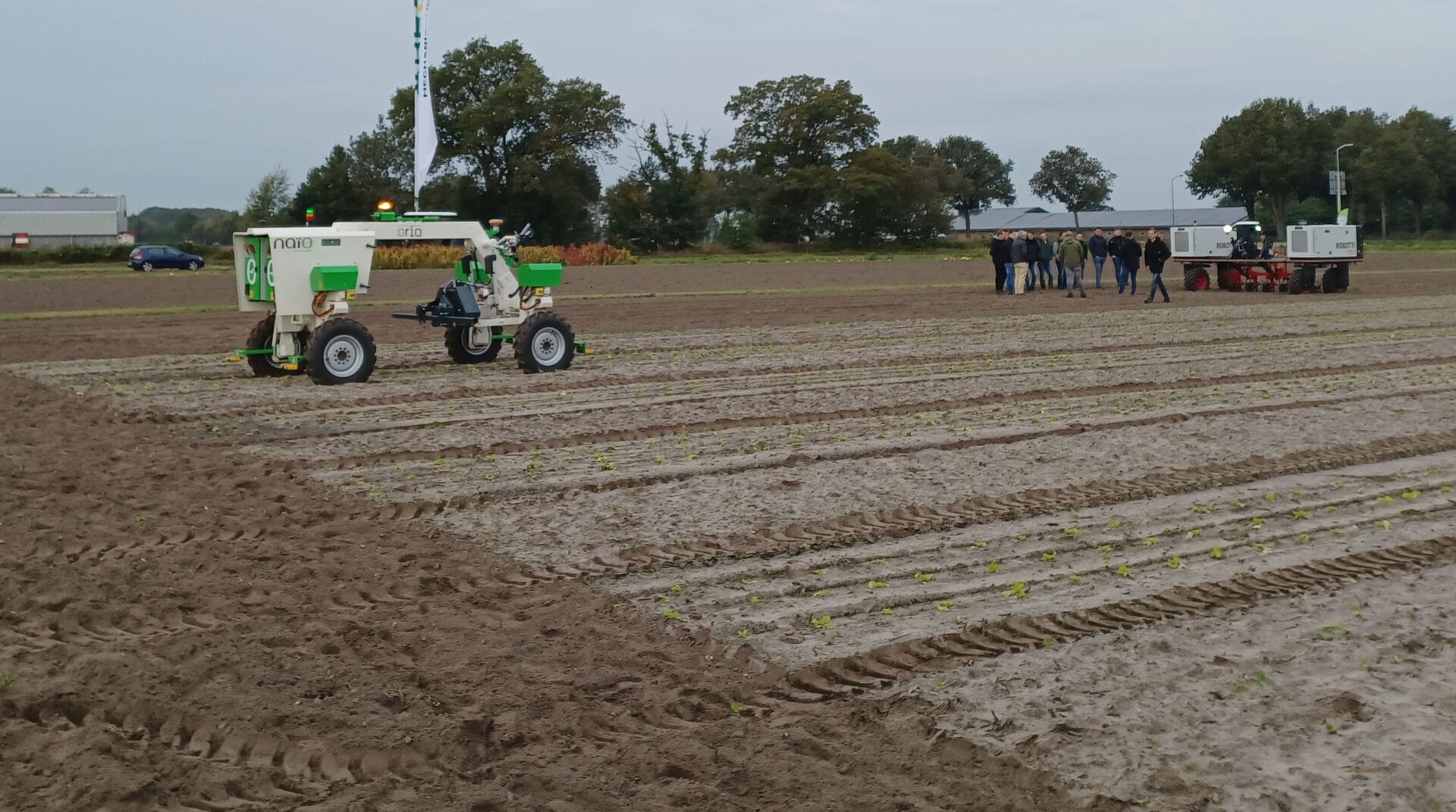 De Naïo Orio kan schoffelen, zaaien, spuiten en maaien